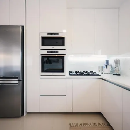 Modern M&m, Villa *