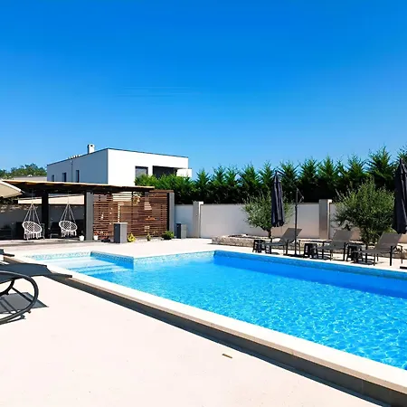 Modern M&m, Zaton * Zaton (Zadar)