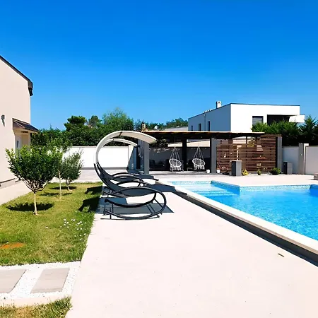 Modern M&m, Zaton (Zadar)